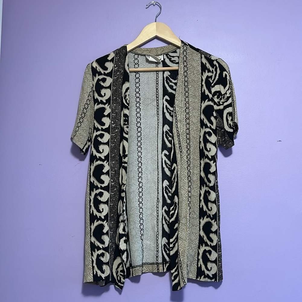 Short sleeve over throw top